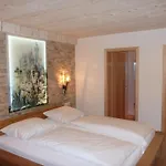 Gaestehaus Guggomos \